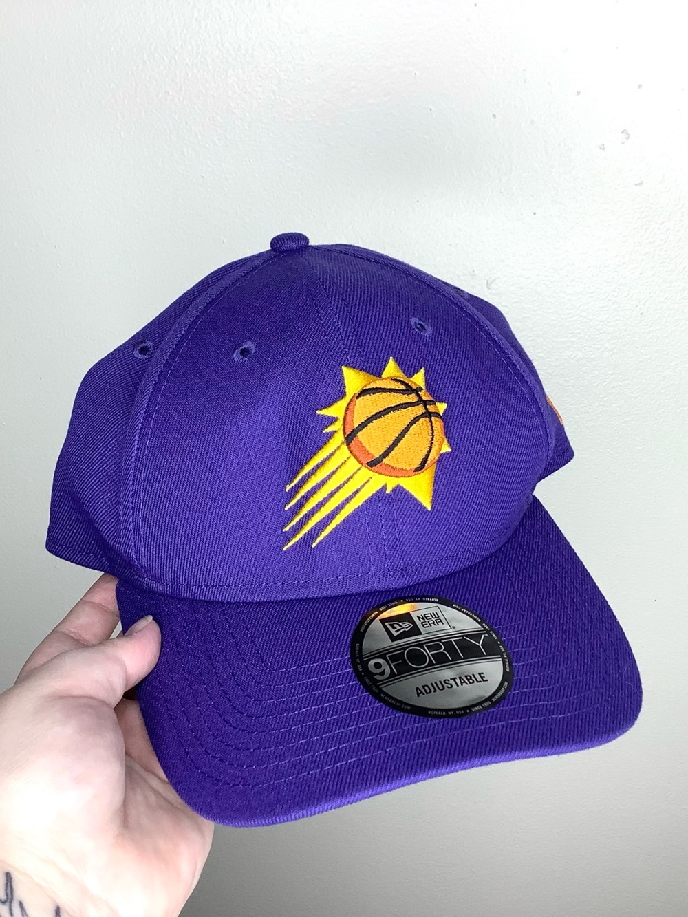 < NEW New Era 9Forty Phoenix Suns Adjustable Hat >